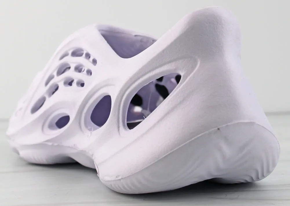 Hayden Y Little Girls Foam Runner Cut Out Sneakers